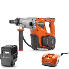 The Husqvarna DM540i Battery Powered Hand Held Core Drill Kit comes with twoBLi300 batteries and a charger.
